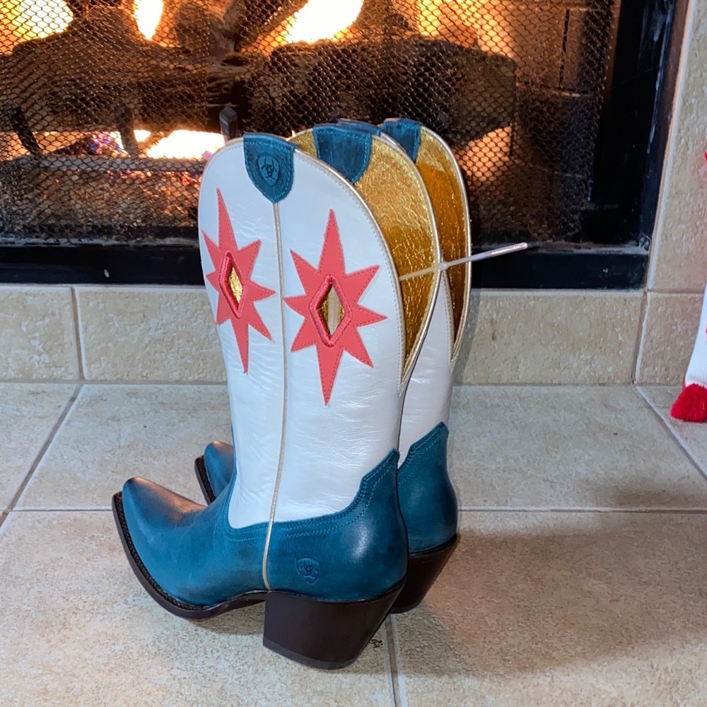 ARIAT WOMEN'S STARLIGHT WESTERN BOOTS - SNIP TOE - Picture 9 of 10